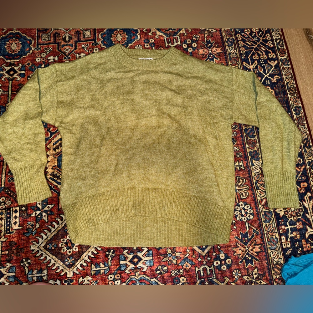 Old Navy Men's Moss Green Crewneck Sweater